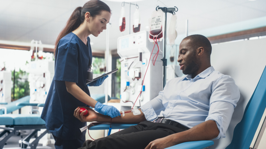 Talassemi kan være en utfordrende blodsykdom som kan kreve et stort antall blodtransfusjoner. Ny genterapi og stamcelletransplantasjon skal gjøre det lettere for pasientene. Foto: Getty Images