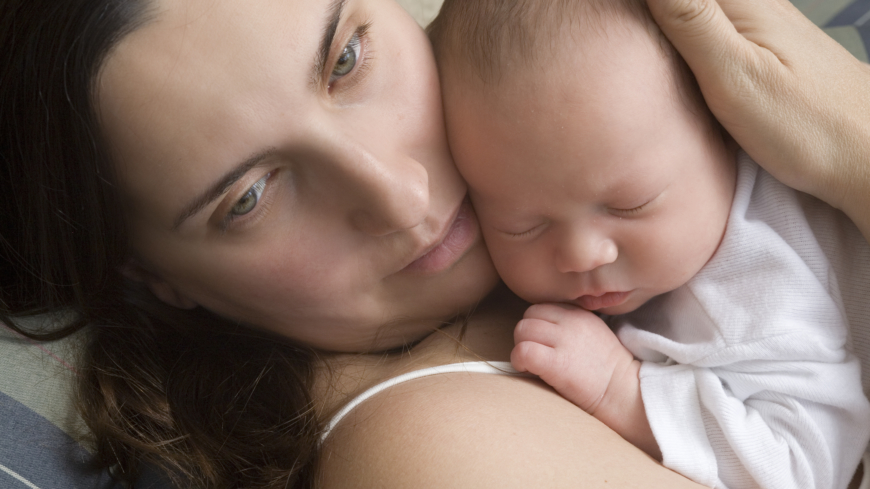 Fødselsdepresjon rammer 8-15% av nybakte mødre.
