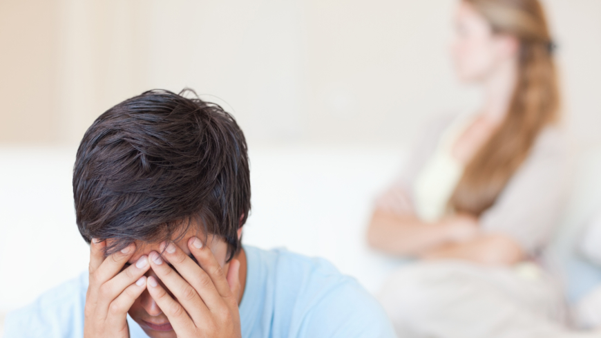 Stress, prestasjonsangst og uro kan være årsaker til impotens.